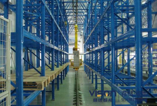 有轨巷道堆垛机